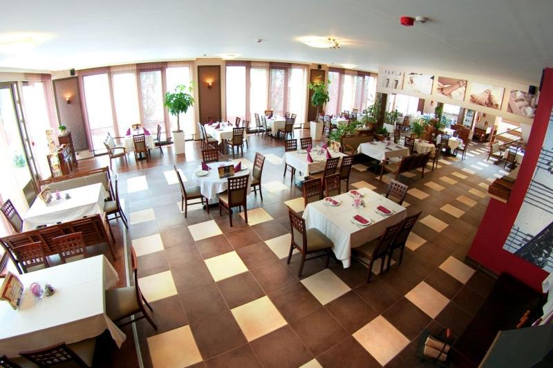 Piknik Wellness Hotel Siofok Bagian luar foto